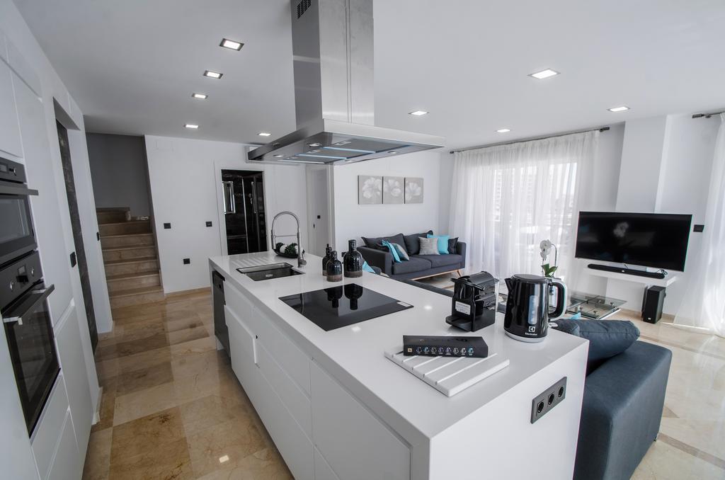 Gorgeous 170 Sq.M. Penthouse With Sea View Terraces Benalmádena Exterior foto